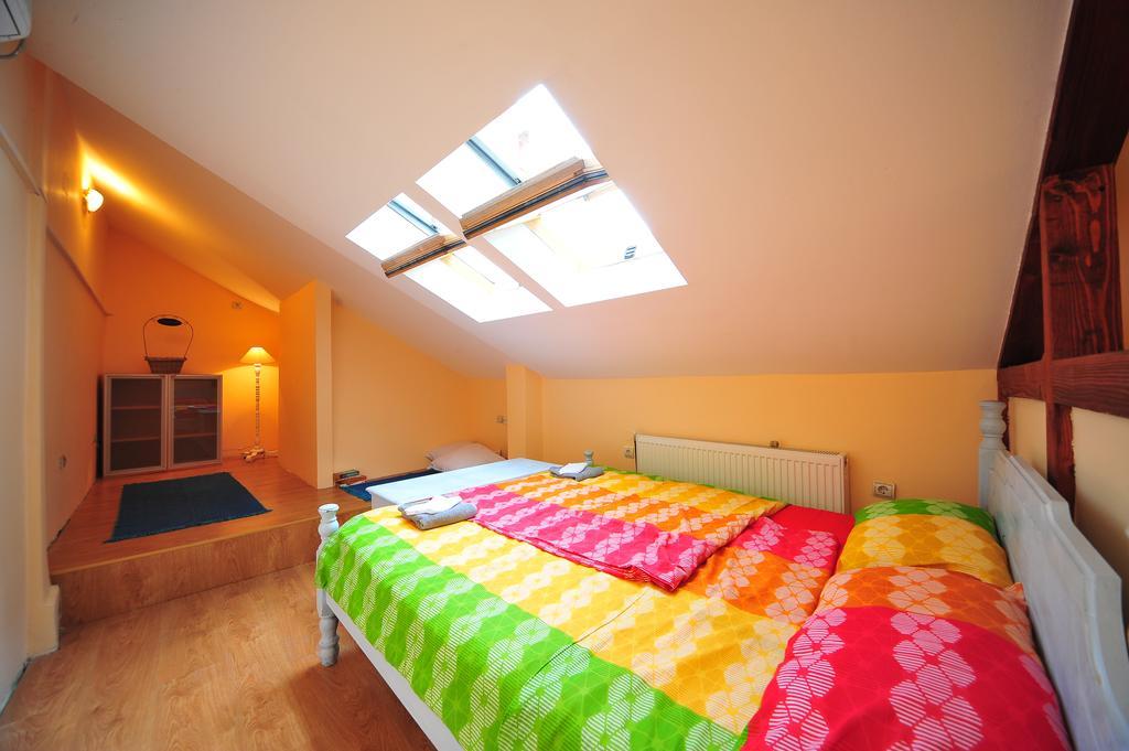 Hostel Bed N Beer Belgrado Exterior foto