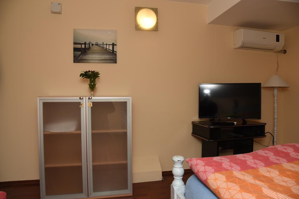 Hostel Bed N Beer Belgrado Exterior foto