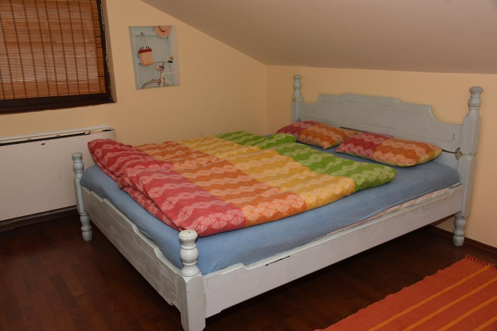 Hostel Bed N Beer Belgrado Exterior foto