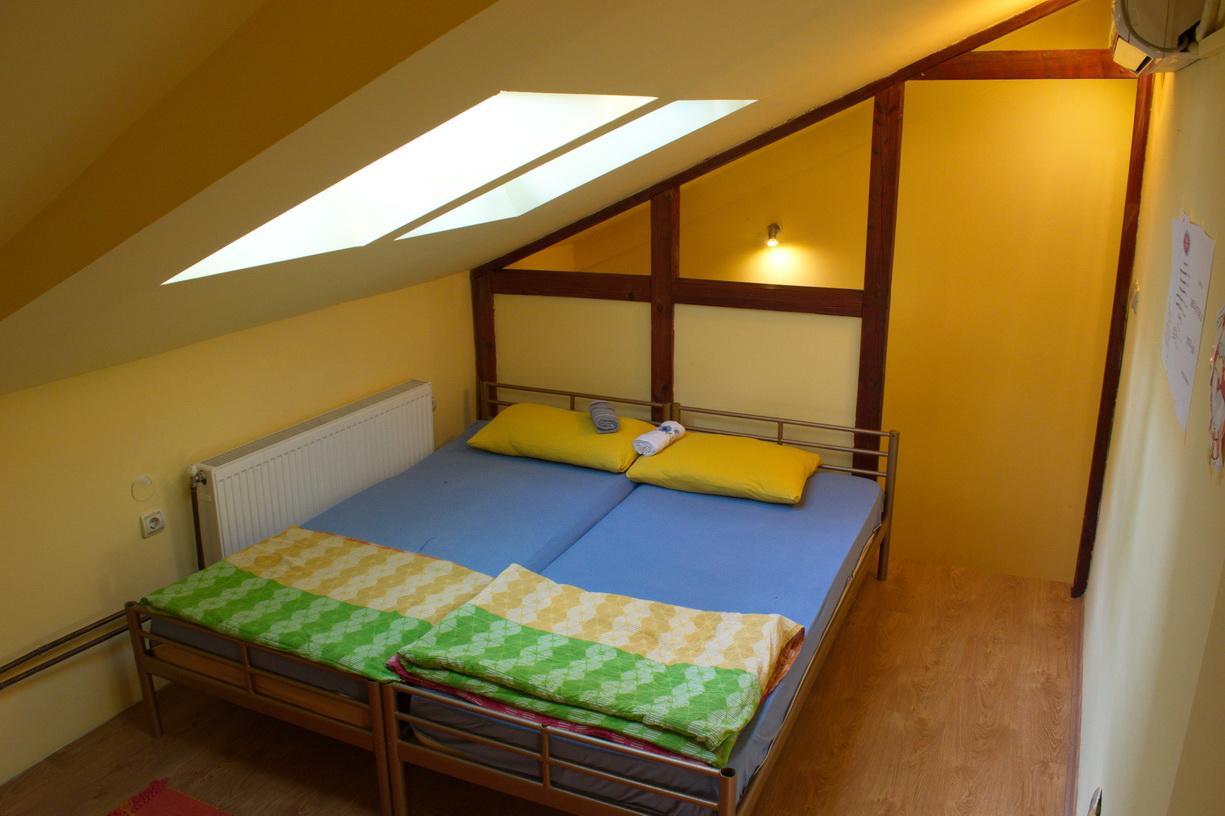 Hostel Bed N Beer Belgrado Exterior foto